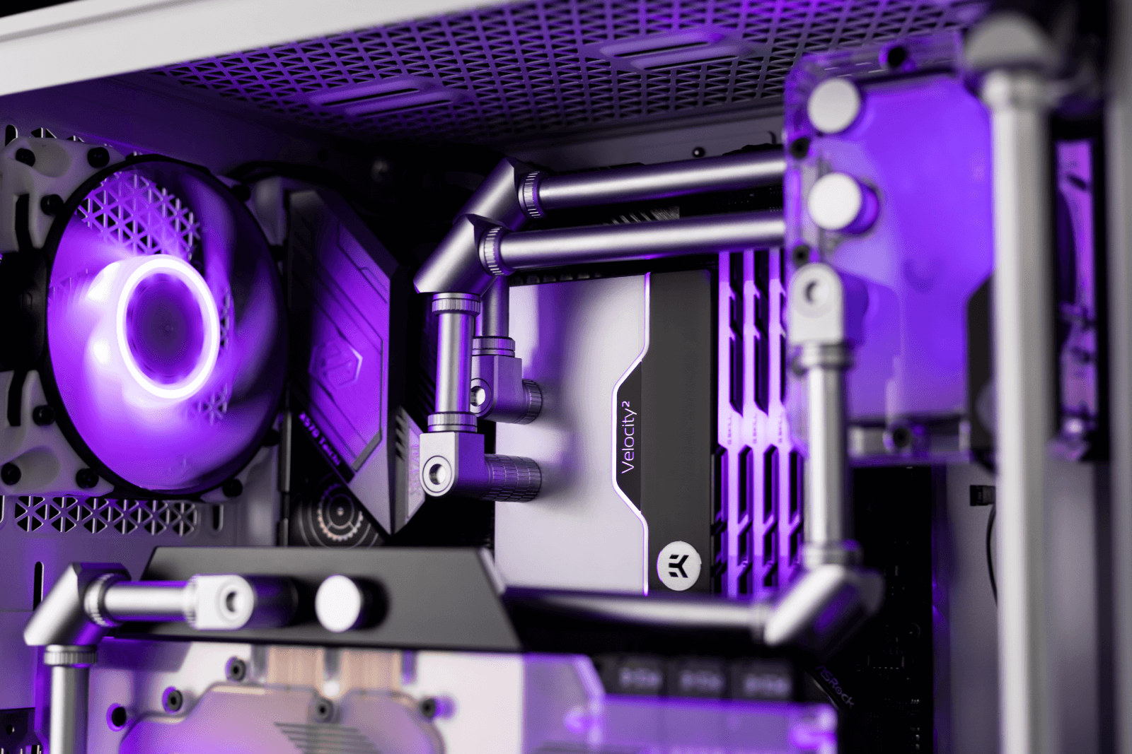 Unique Tube Runs in Water-Cooled PC Build