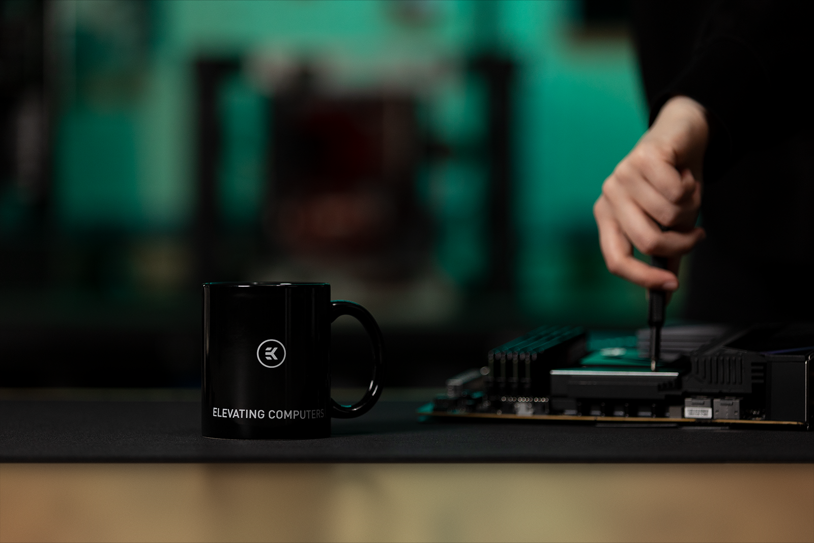 EK-Loot-Mug-Elevating-Computers-PR-4