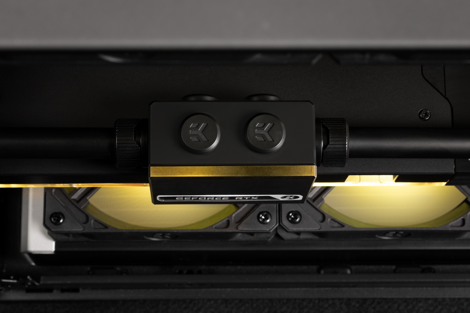 EK-Quantum-Scalar2-SFF+Side-Port-Terminals-Art1