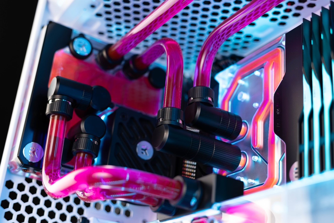 What is Water Cooling? - Ebuyer Blog